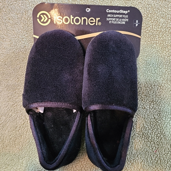 🌟NWT Isotoner Black Slippers Size 6.5-7 - Picture 1 of 7